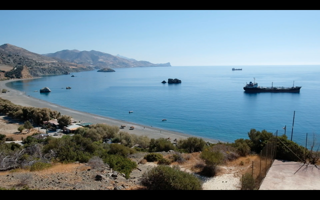 Tanker in der Bucht von Kali Limenes, Filmstill 'The Logistics of Paradise', (c) Paula Hildebrandt